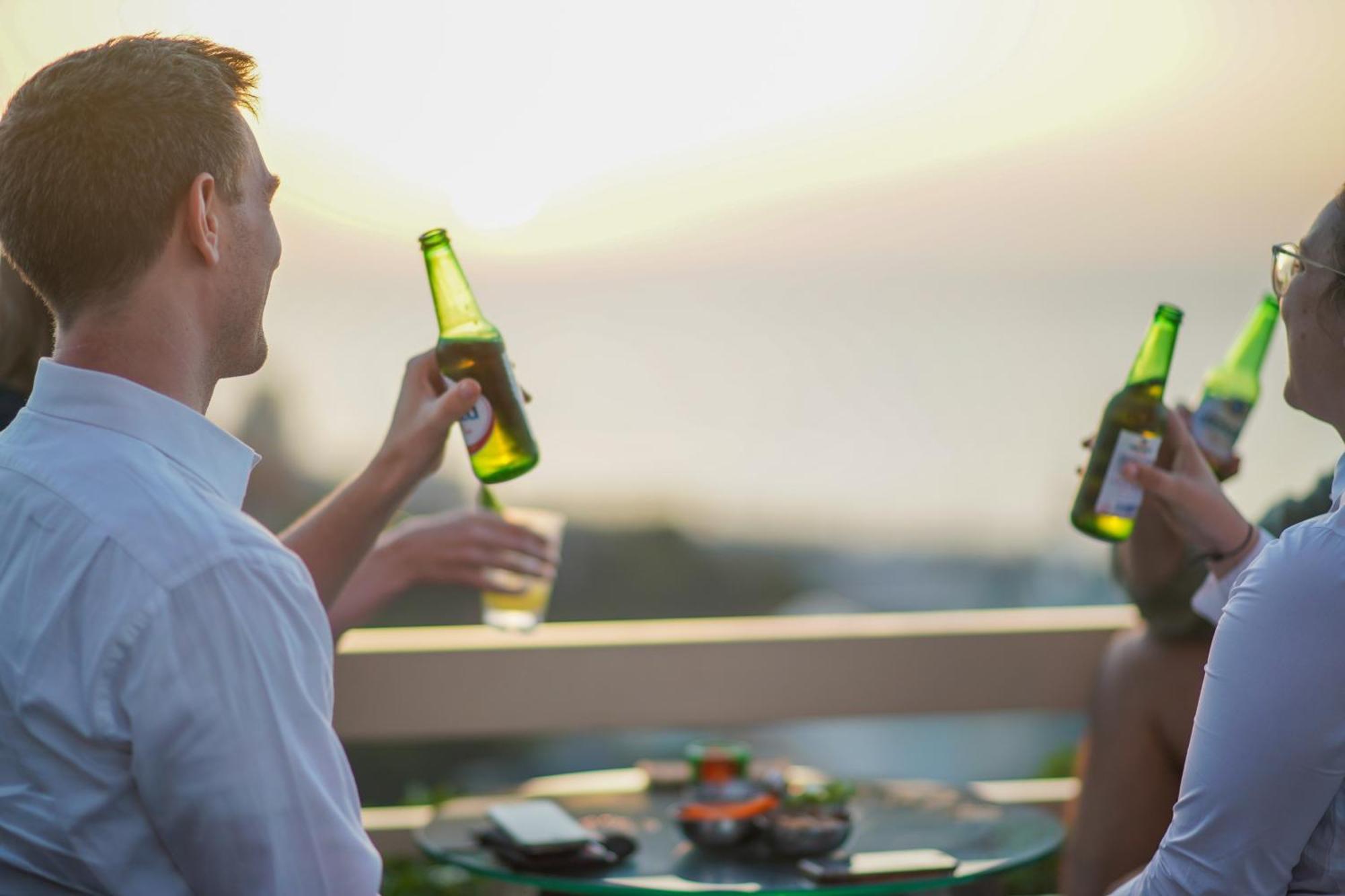 Gefinor Rotana - Beirut Ξενοδοχείο Εξωτερικό φωτογραφία Beer bottles