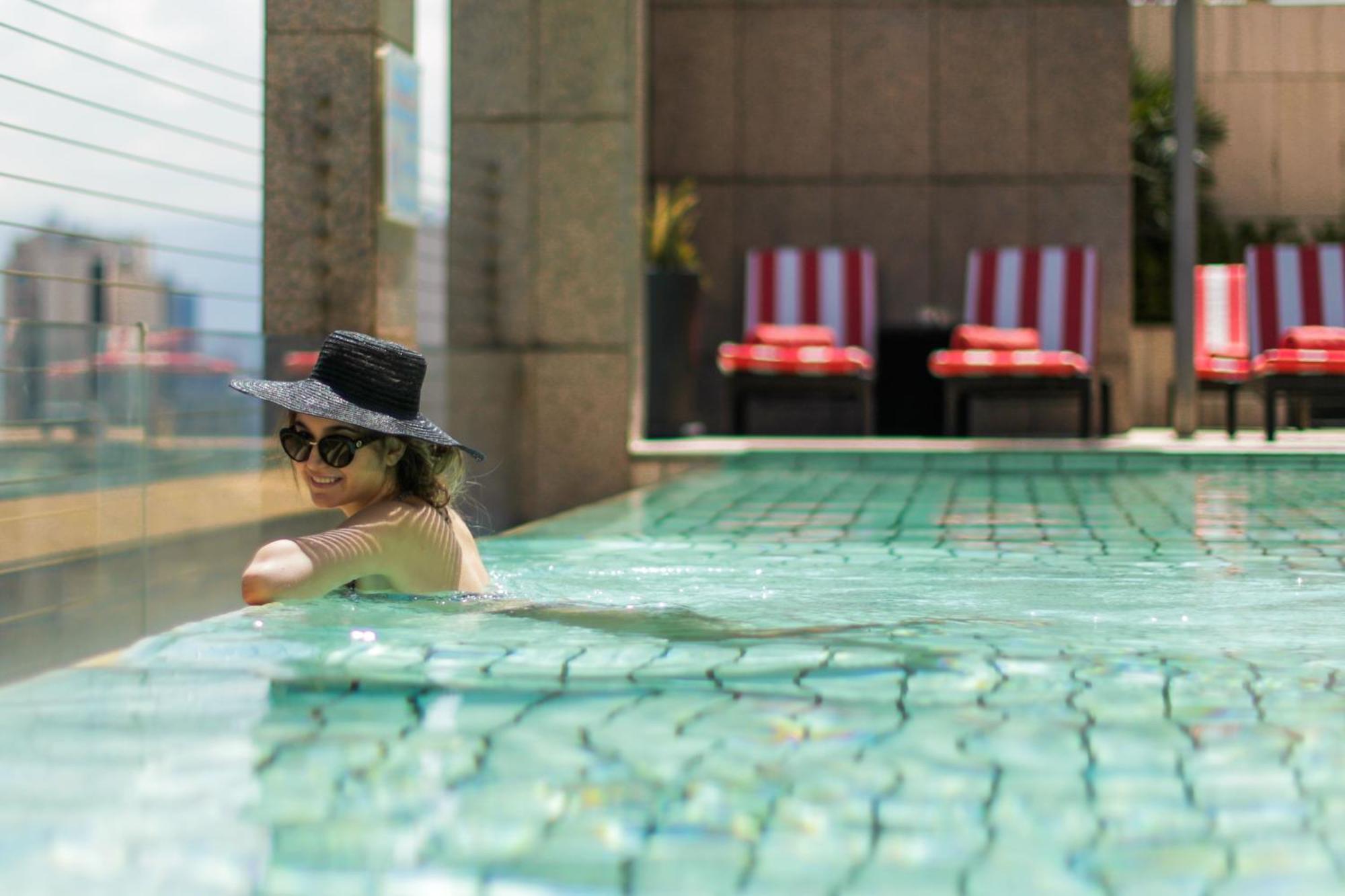 Gefinor Rotana - Beirut Ξενοδοχείο Εξωτερικό φωτογραφία The swimming pool at the hotel