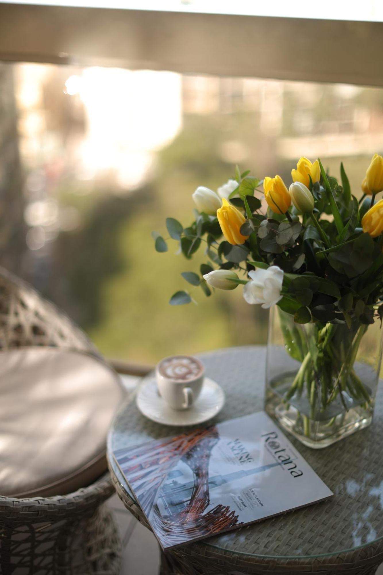 Gefinor Rotana - Beirut Ξενοδοχείο Εξωτερικό φωτογραφία A bouquet of flowers