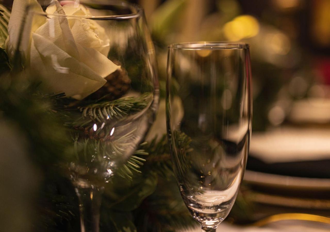 Gefinor Rotana - Beirut Ξενοδοχείο Εξωτερικό φωτογραφία Champagne flutes