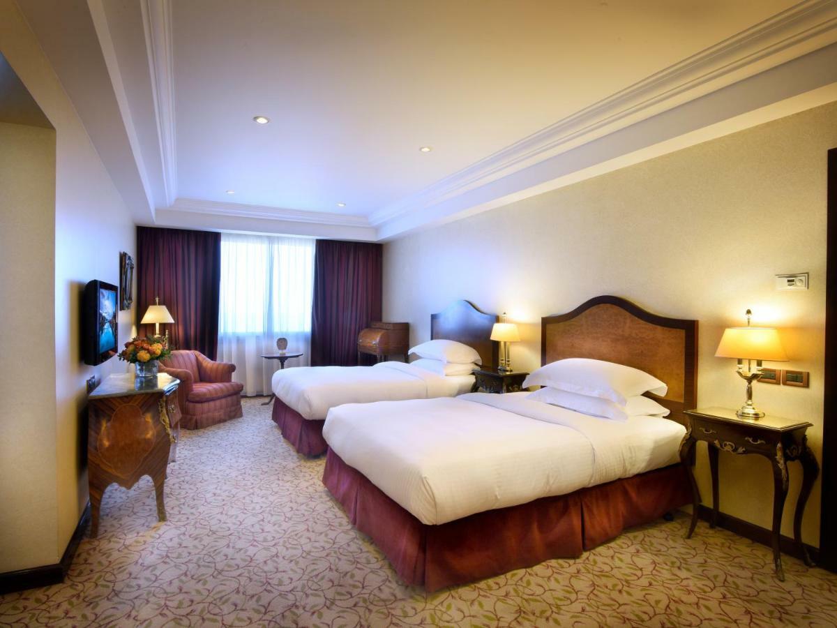 Gefinor Rotana - Beirut Ξενοδοχείο Εξωτερικό φωτογραφία A room at the hotel