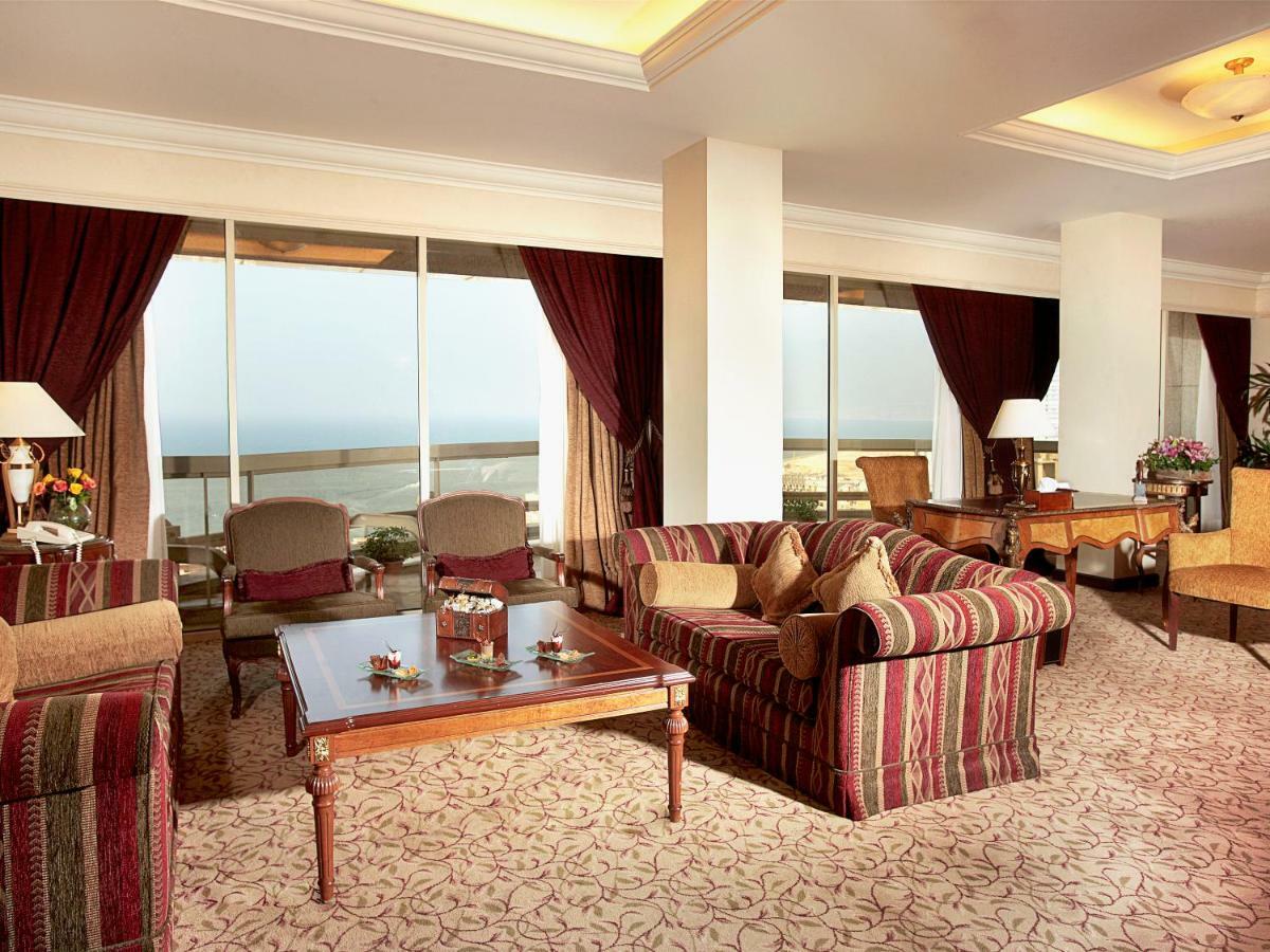 Gefinor Rotana - Beirut Ξενοδοχείο Εξωτερικό φωτογραφία The Royal Suite