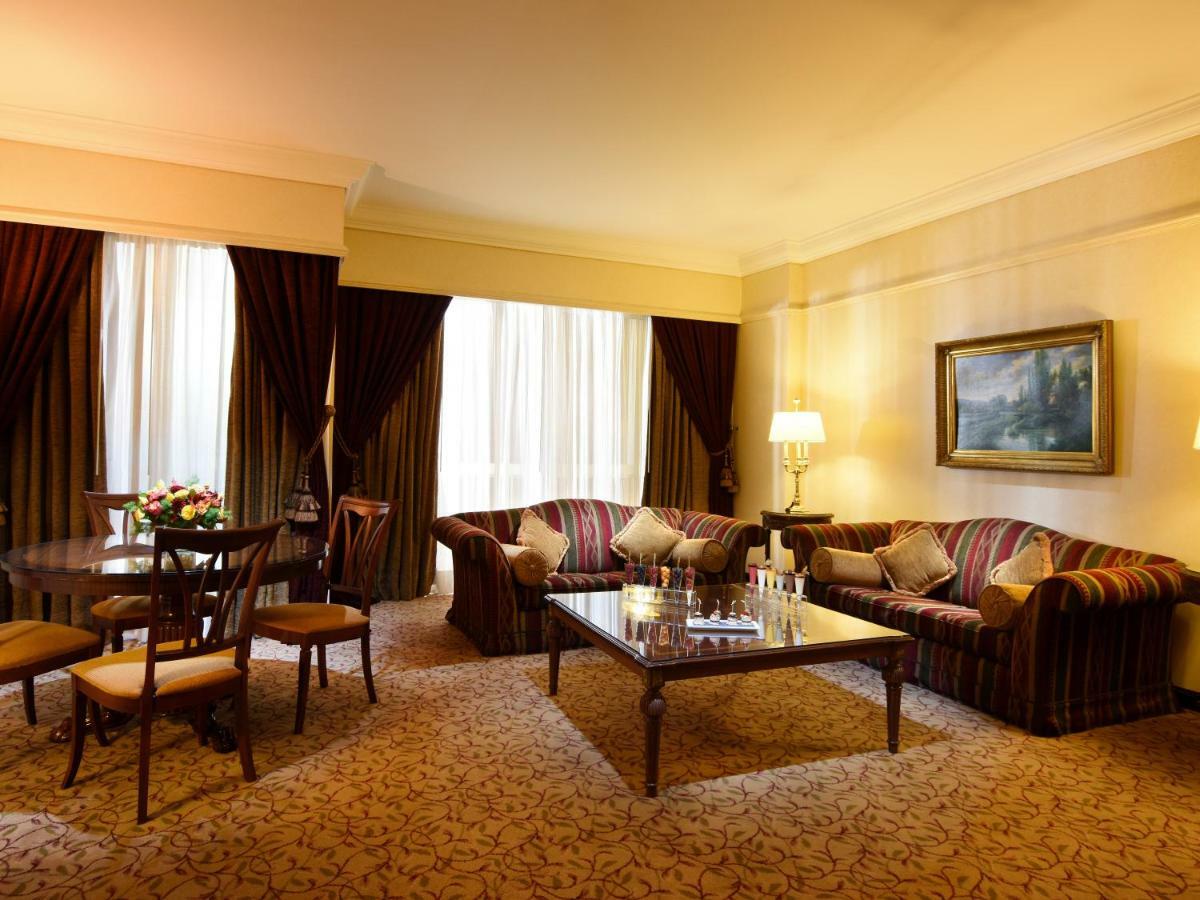 Gefinor Rotana - Beirut Ξενοδοχείο Εξωτερικό φωτογραφία A suite at the Grand Hotel