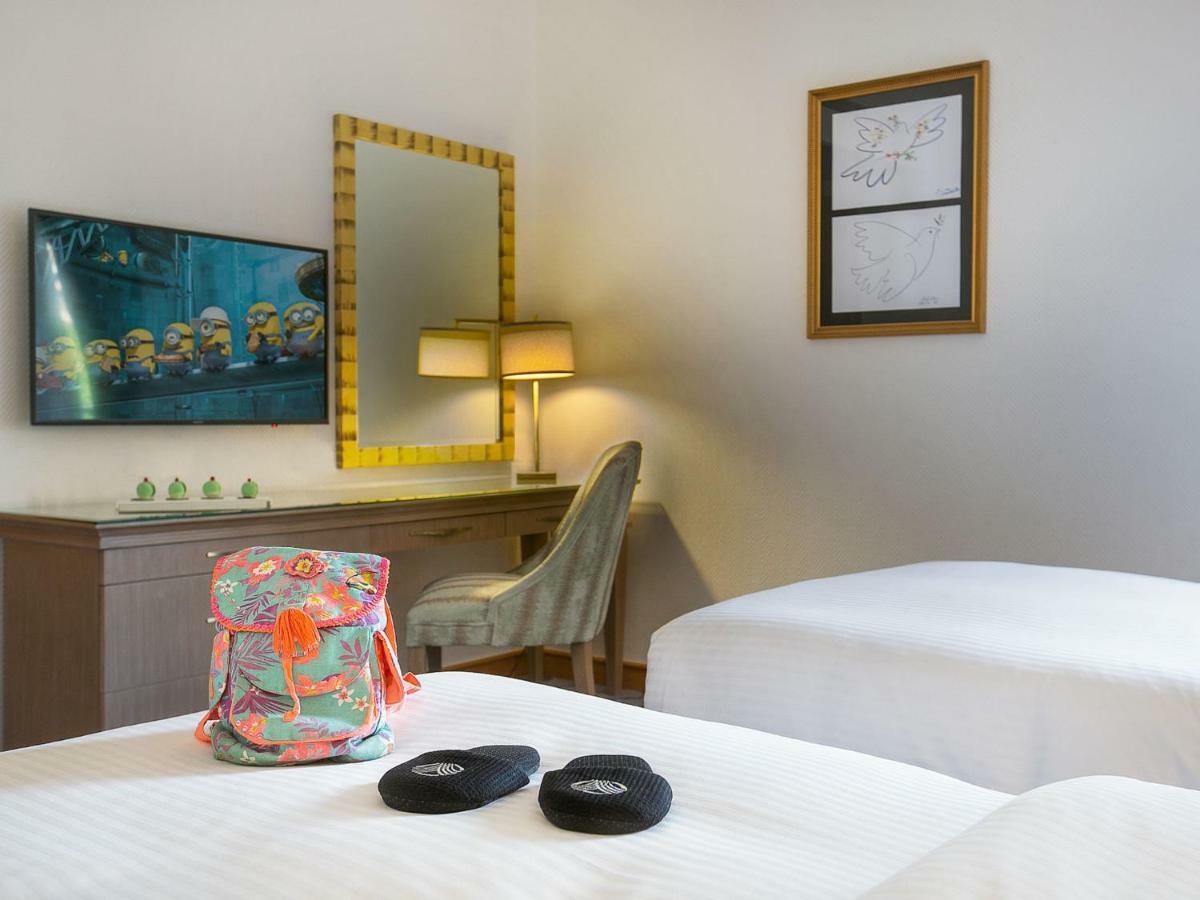 Gefinor Rotana - Beirut Ξενοδοχείο Εξωτερικό φωτογραφία A guest room at the hotel